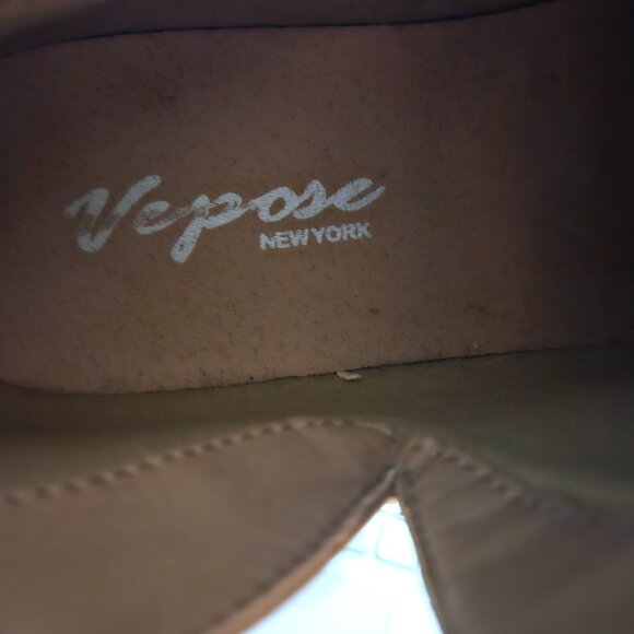 Vepose Women's Ankle Boots Low Heels Chunky Cutout Ankle Boots. Size 8.5. - Picture 6 of 7